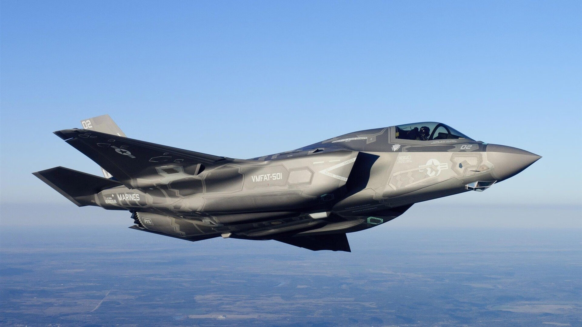 leyu乐鱼-“东安湖赛场：水上龙舟激烈角逐，冠军争夺战火热开战”